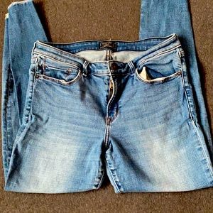 ABERCROMBIE MID RISE SKINNY JEAN